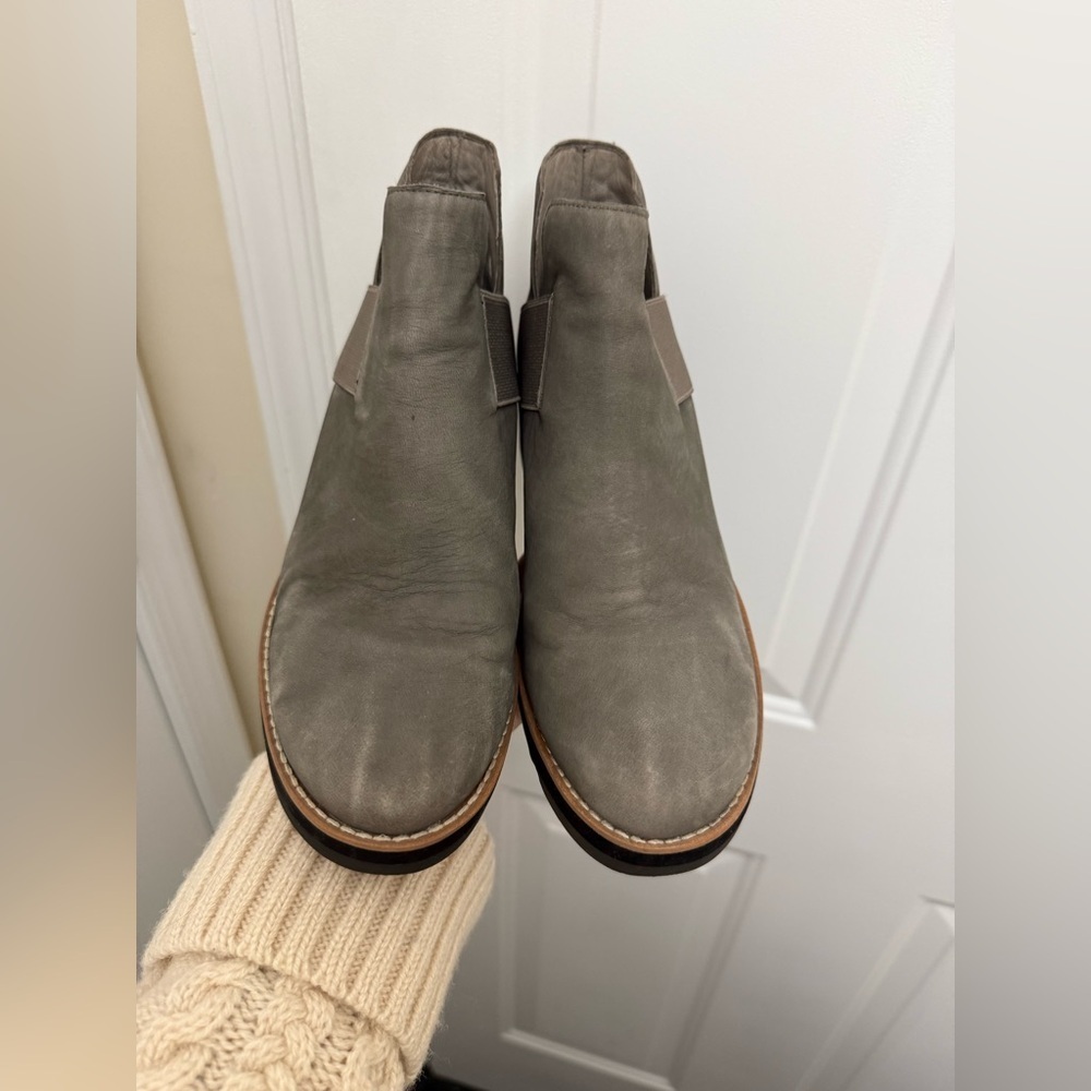 GUC Eileen Fisher Lark Gray Wedge Heel Booties Size 8 Leather Upper - Picture 3 of 10